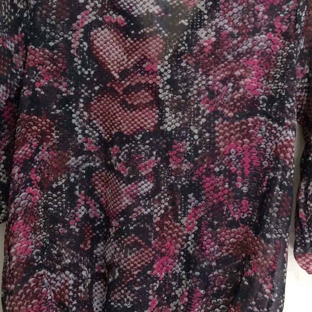 Oh so nice. Never worn shirt - Picture 6 of 7